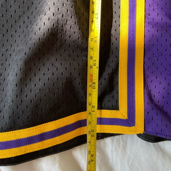 Nike Lakers shorts - Picture 3 of 6